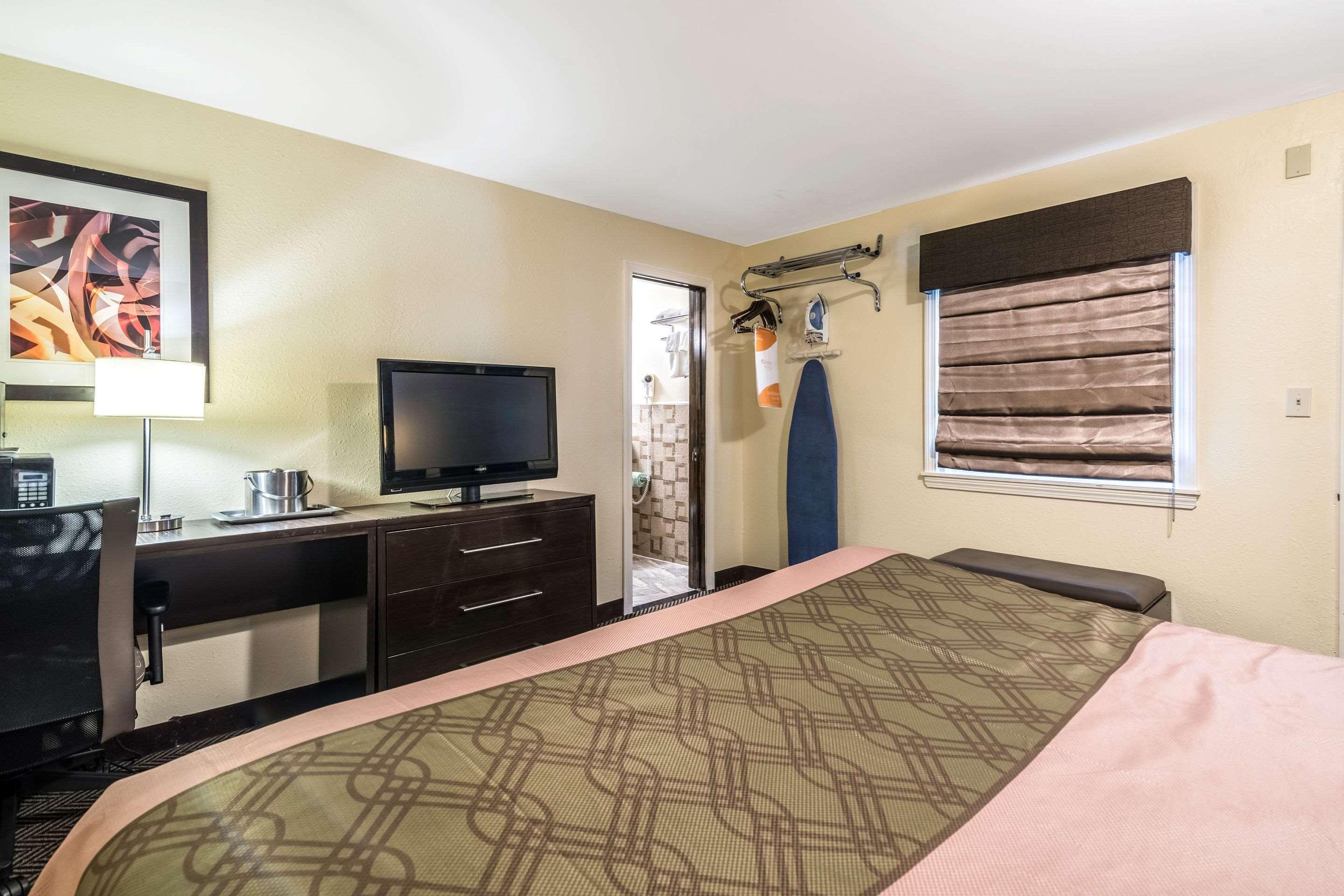 Econo Lodge Rutland City Near Hwy 7 Exteriér fotografie