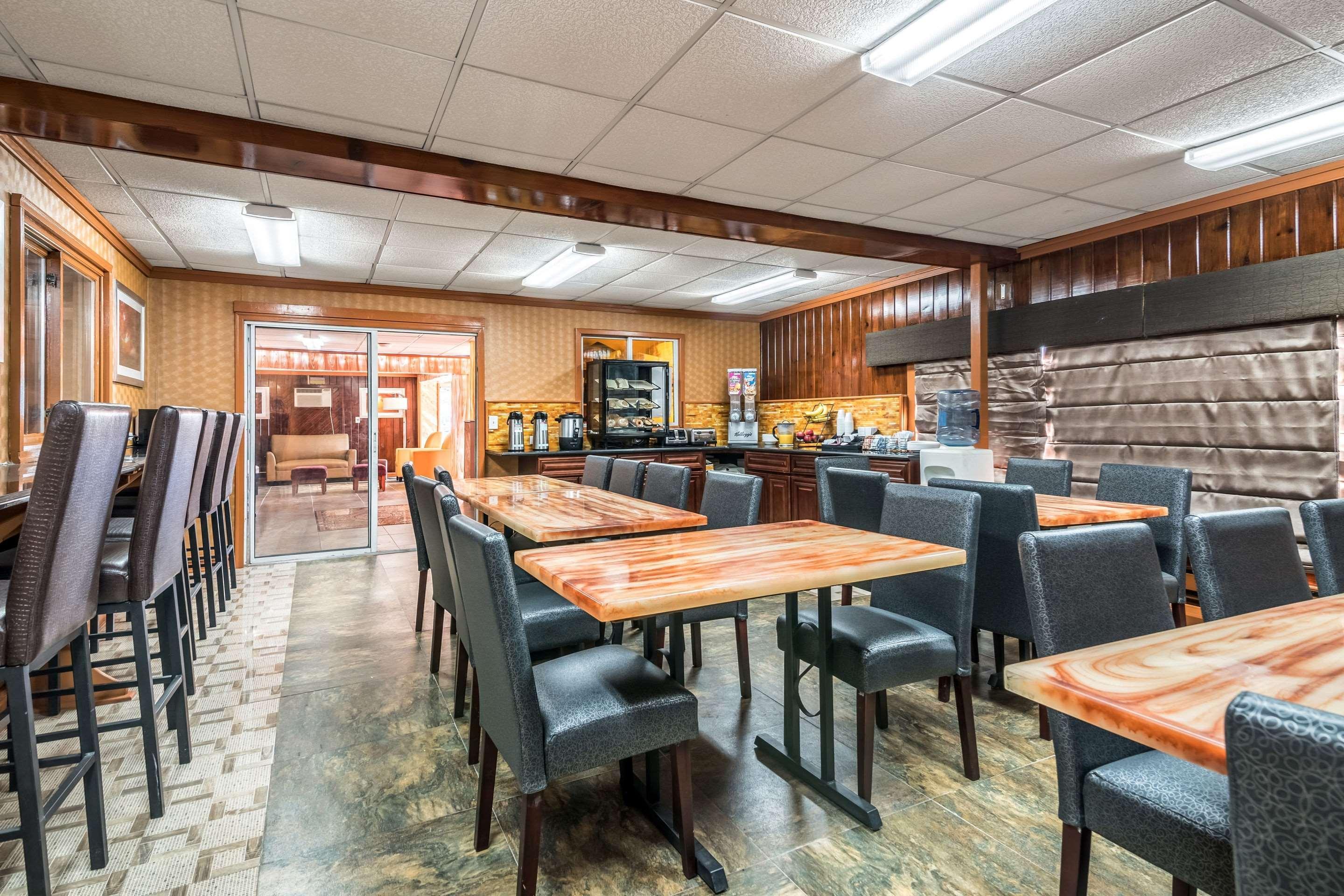 Econo Lodge Rutland City Near Hwy 7 Exteriér fotografie
